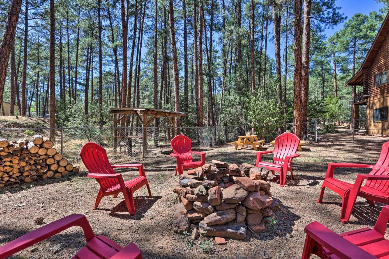 Strawberry Cabin With 2-Story Deck Dogs Welcome! Pine 외부 사진